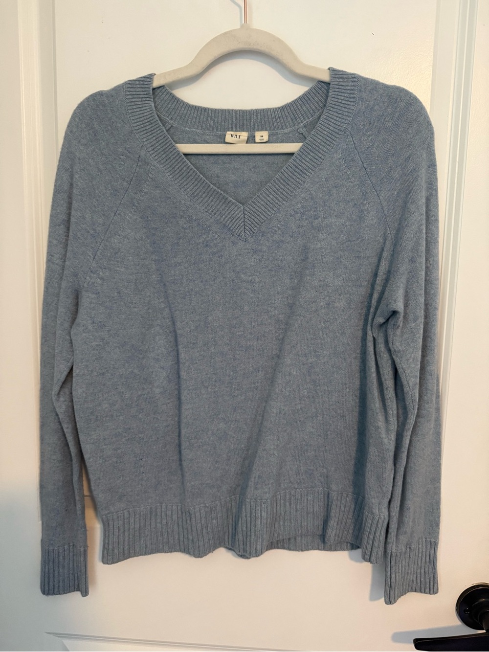 GAP Heathered Sky Blue V-Neck Wool Cashmere Blend Sweater